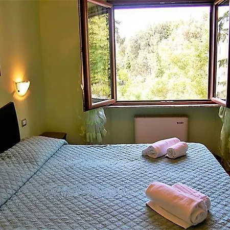 Mariani Acomodação com café da manhã  3*